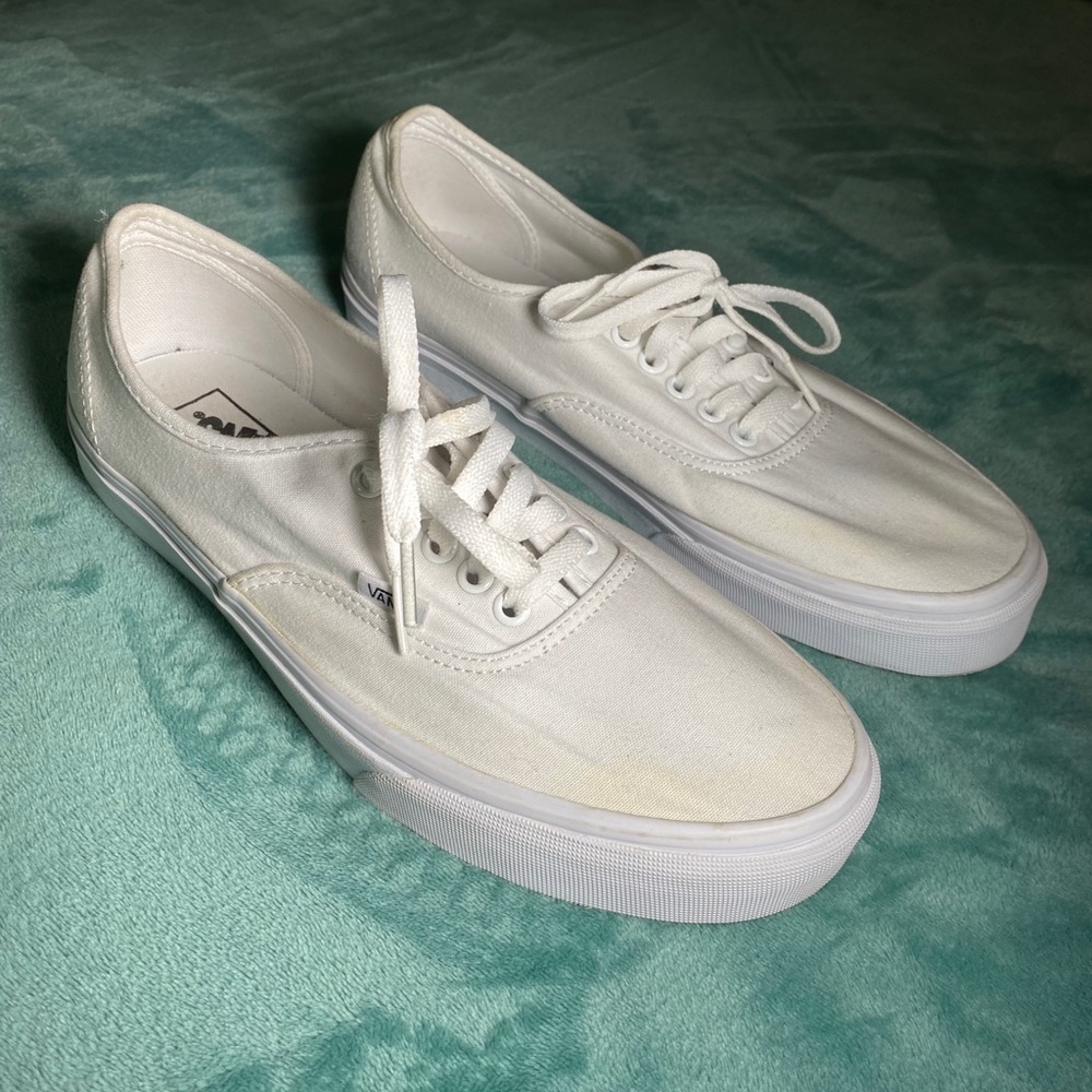 Men’s Vans Authentic White 10